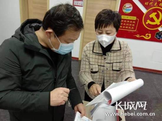 周慧霞代表建议：加强社区治理构建综合管米乐 M6理服务平台(图1)