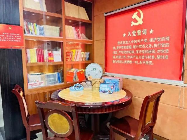 暖心服务、消费优惠、节日活动……一张“小哥服务地图”实现了一场温暖米乐 M6的双向奔赴(图1)