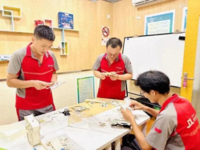 暖心服务、消费优惠、节日活动……一张“小哥服务地图”实现了一场温暖米乐 M6的双向奔赴(图7)