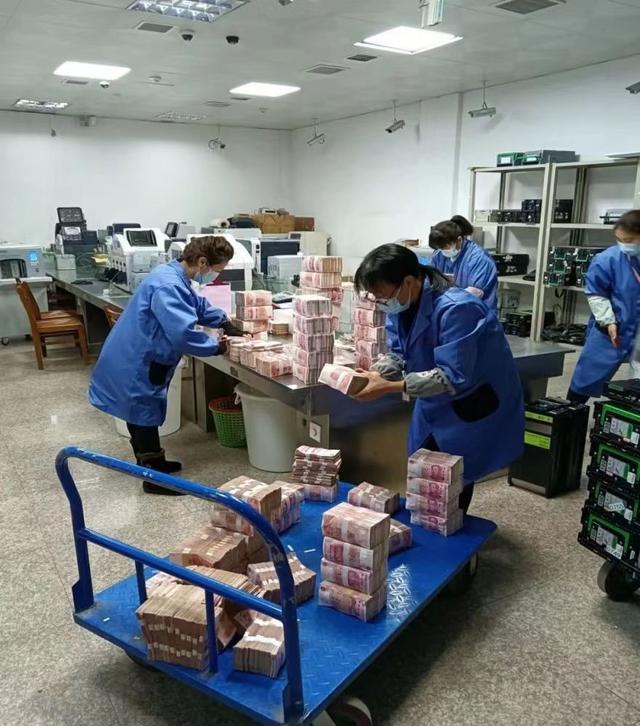 中国四大银行负债已超80万亿？存储的资金安全吗？会不M6 米乐会突然破产(图8)
